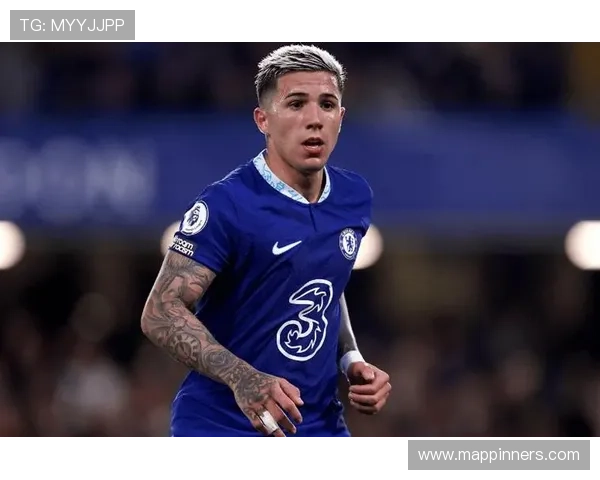 切尔西阵容臃肿问题显现，出场时间分配与结构平衡对赛季稳定性形成制约